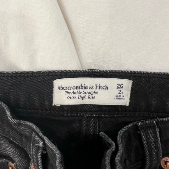 Abercrombie jeans - Picture 2 of 3